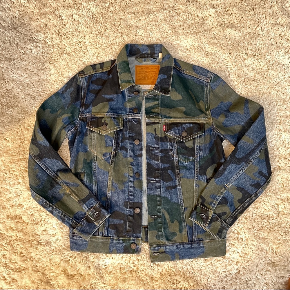 Levi’s Denim Jacket (Camo)